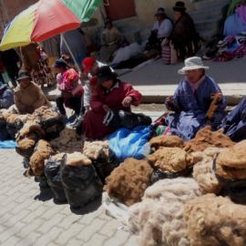 Local women selling illegal fibre at mercado El Alto