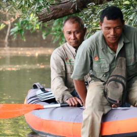 Crocodile community wardens on patrol. Credit: Pablo Sinovas - FFI
